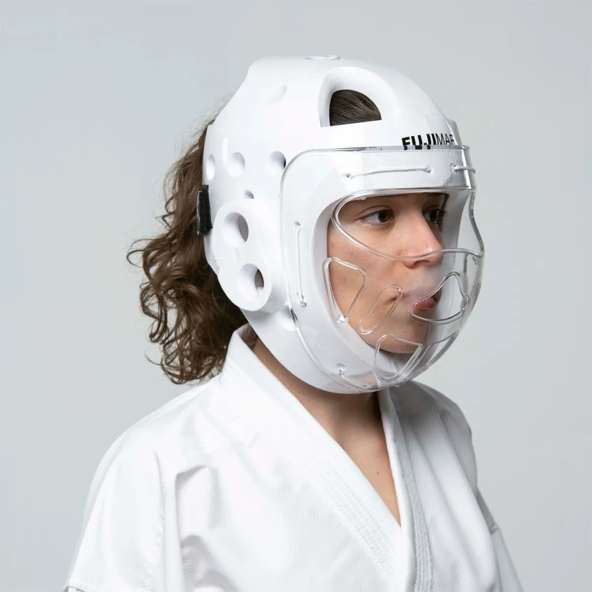 Kask z kratką do karate biały FUJIMAE